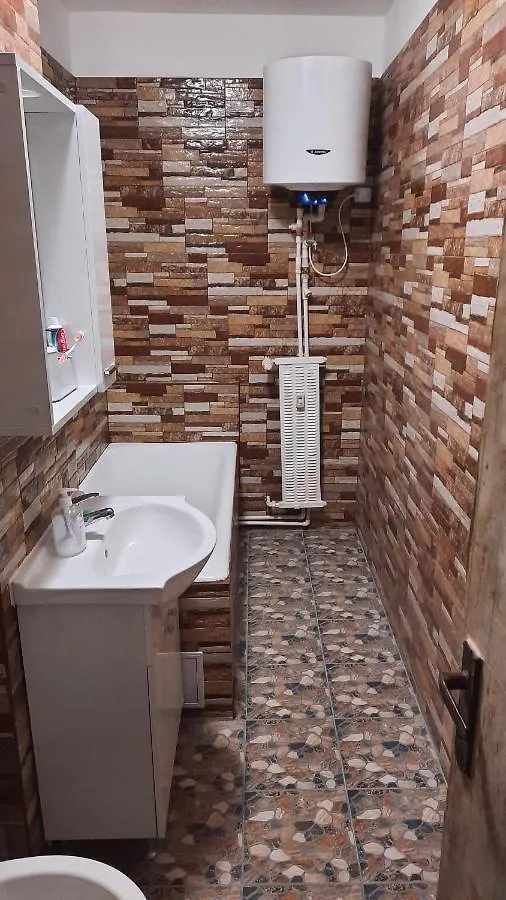 Lovely 1-Room Rental Unit, With Air Conditioning Boekarest 0*,  Roemenië