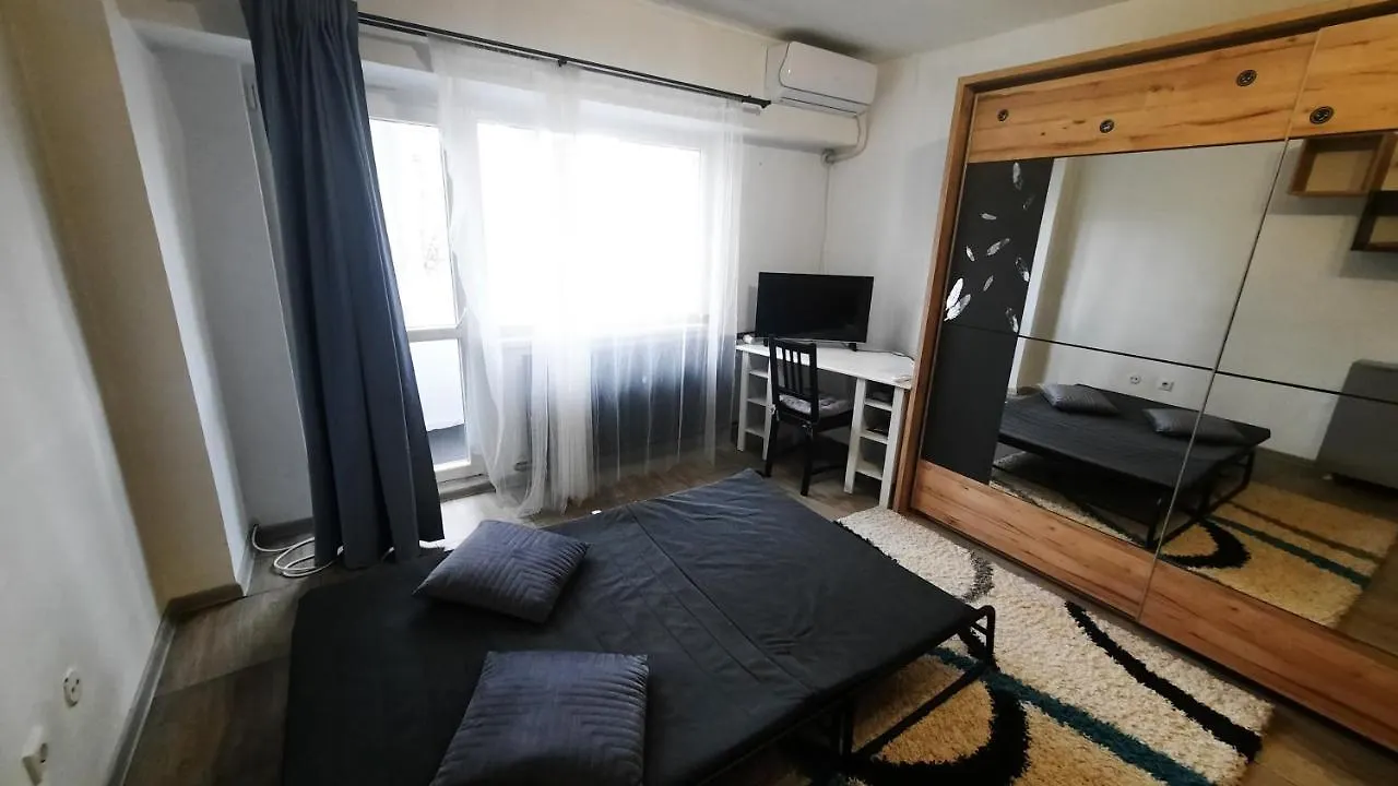 Lovely 1-Room Rental Unit, With Air Conditioning Boekarest Roemenië